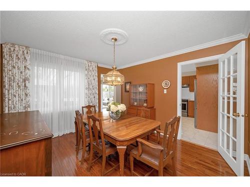 2015 Grosvenor Street, Oakville, ON - Indoor Photo Showing Dining Room