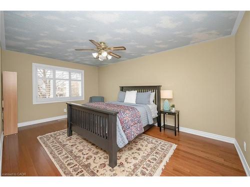 2015 Grosvenor Street, Oakville, ON - Indoor Photo Showing Bedroom