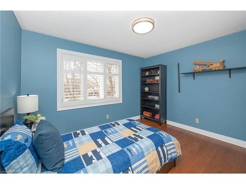 2015 Grosvenor Street, Oakville, ON - Indoor Photo Showing Bedroom