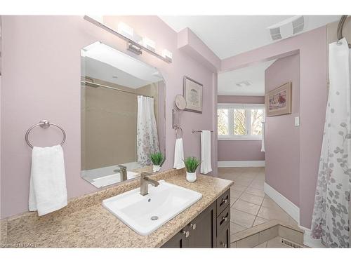 2015 Grosvenor Street, Oakville, ON - Indoor Photo Showing Bathroom