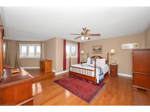 2015 Grosvenor Street, Oakville, ON - Indoor Photo Showing Bedroom