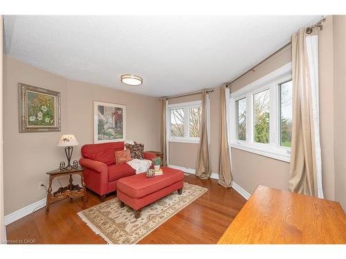 2015 Grosvenor Street, Oakville, ON - Indoor Photo Showing Living Room