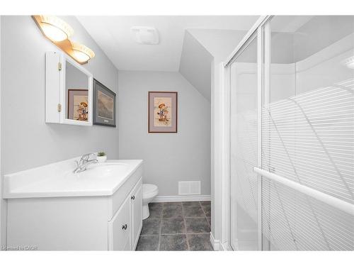 2015 Grosvenor Street, Oakville, ON - Indoor Photo Showing Bathroom
