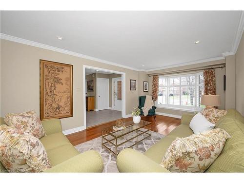 2015 Grosvenor Street, Oakville, ON - Indoor Photo Showing Living Room