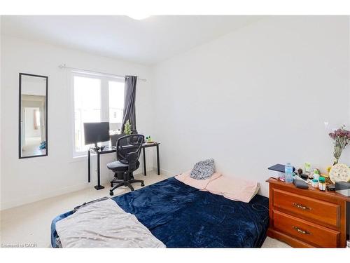 105 Pony Way, Kitchener, ON - Indoor Photo Showing Bedroom