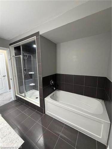 115 Bilanski Farm Road, Brantford, ON - Indoor Photo Showing Bathroom