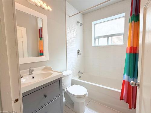 Lower-254 Emerald Street N, Hamilton, ON - Indoor Photo Showing Bathroom