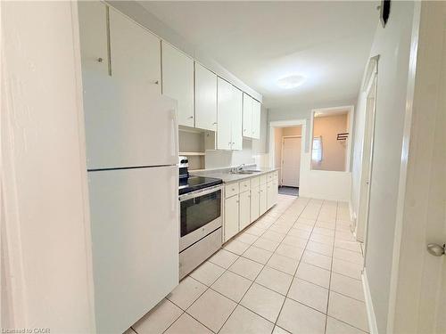 Lower-254 Emerald Street N, Hamilton, ON - Indoor Photo Showing Kitchen