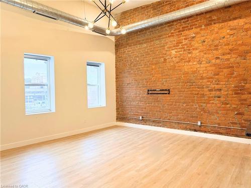 4-185 King Street E, Hamilton, ON - Indoor Photo Showing Other Room