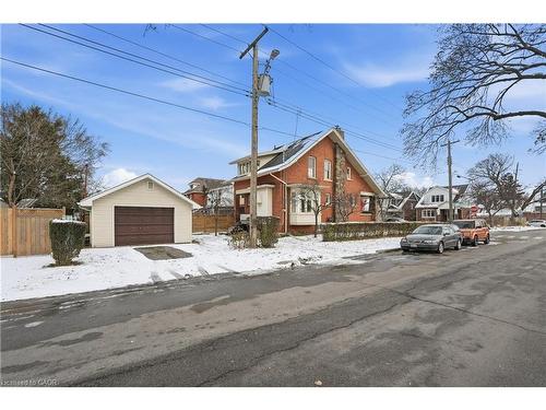 110 Houghton Avenue S, Hamilton, ON - Outdoor