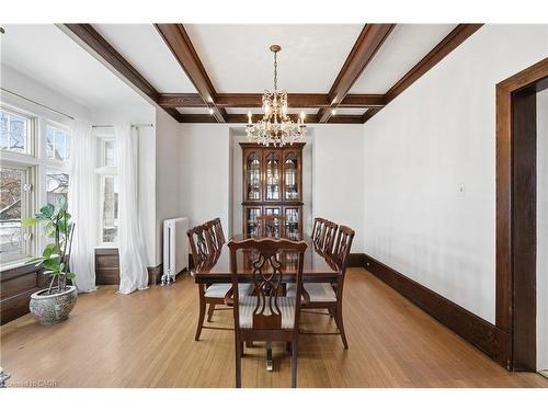 110 Houghton Avenue S, Hamilton, ON - Indoor Photo Showing Dining Room