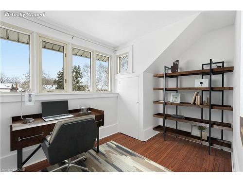 110 Houghton Avenue S, Hamilton, ON - Indoor Photo Showing Office