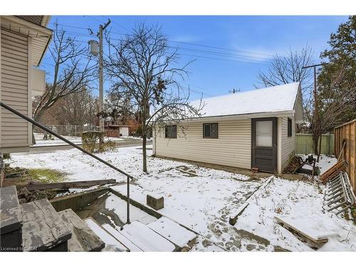 110 Houghton Avenue S, Hamilton, ON - Outdoor