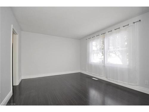 79 Gail Street, Cambridge, ON - Indoor Photo Showing Other Room