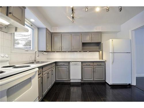 79 Gail Street, Cambridge, ON - Indoor Photo Showing Kitchen With Double Sink