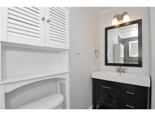 79 Gail Street, Cambridge, ON - Indoor Photo Showing Bathroom