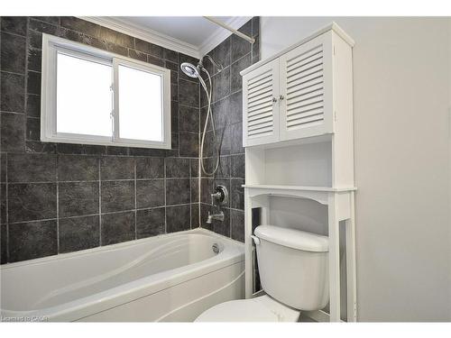 79 Gail Street, Cambridge, ON - Indoor Photo Showing Bathroom
