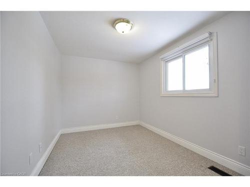 79 Gail Street, Cambridge, ON - Indoor Photo Showing Other Room