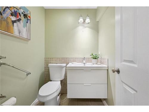 60A Eastview Road, Guelph, ON - Indoor Photo Showing Bathroom