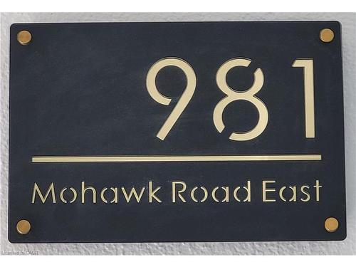 981 Mohawk Road E, Hamilton, ON 