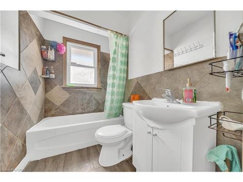 259 Franklin Street S, Kitchener, ON - Indoor Photo Showing Bathroom
