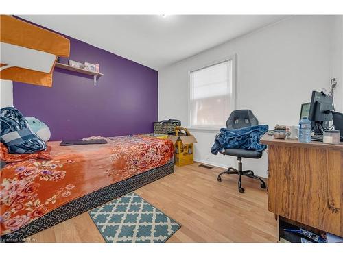 259 Franklin Street S, Kitchener, ON - Indoor Photo Showing Bedroom