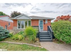 16 Wildewood Avenue  Hamilton, ON L8T 1X3