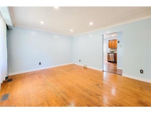 4433 Meadowvale Drive, Niagara Falls, ON - Indoor Photo Showing Other Room
