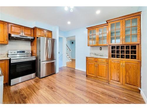 4433 Meadowvale Drive, Niagara Falls, ON - Indoor Photo Showing Kitchen