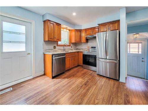 4433 Meadowvale Drive, Niagara Falls, ON - Indoor Photo Showing Kitchen With Double Sink