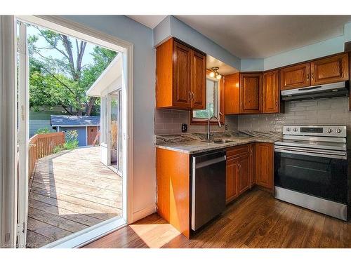 4433 Meadowvale Drive, Niagara Falls, ON - Indoor Photo Showing Kitchen With Double Sink