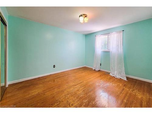 4433 Meadowvale Drive, Niagara Falls, ON - Indoor Photo Showing Other Room