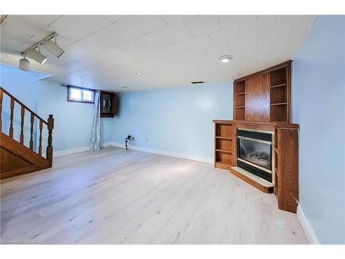 4433 Meadowvale Drive, Niagara Falls, ON - Indoor With Fireplace