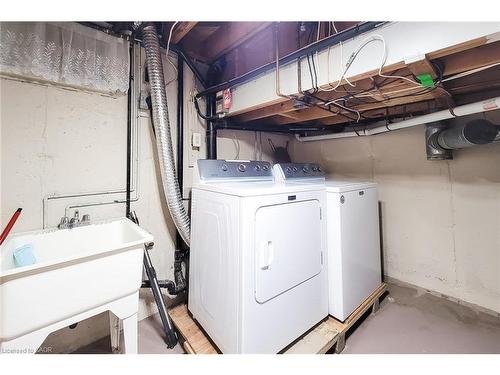 4433 Meadowvale Drive, Niagara Falls, ON - Indoor Photo Showing Laundry Room
