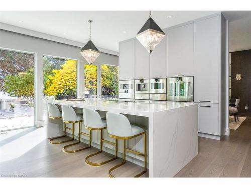 2250 Chancery Lane W, Oakville, ON - Indoor