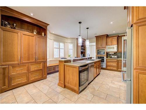 431 Deer Ridge Drive, Kitchener, ON - Indoor Photo Showing Kitchen