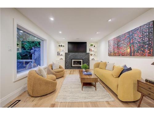 38 Academy Crescent, Waterloo, ON - Indoor Photo Showing Living Room With Fireplace