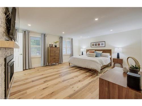 38 Academy Crescent, Waterloo, ON - Indoor Photo Showing Bedroom