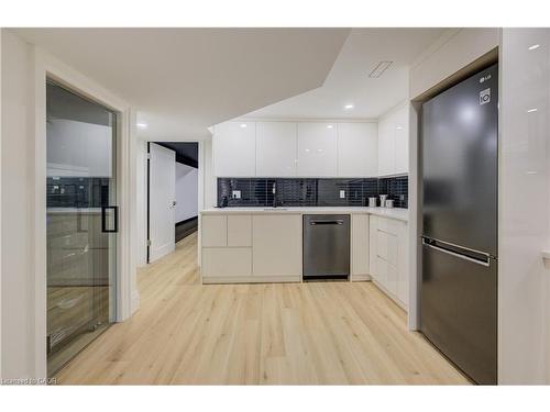 38 Academy Crescent, Waterloo, ON - Indoor Photo Showing Kitchen