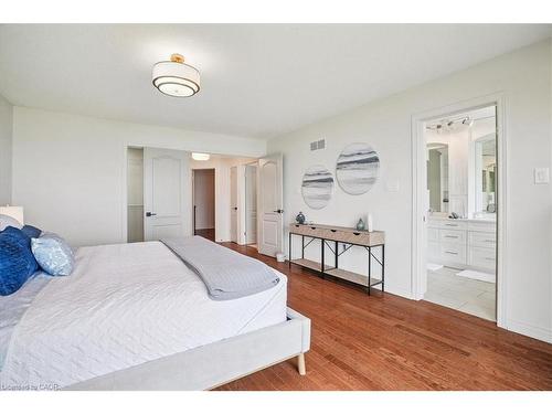 55 Edgewater Drive, Stoney Creek, ON - Indoor Photo Showing Bedroom