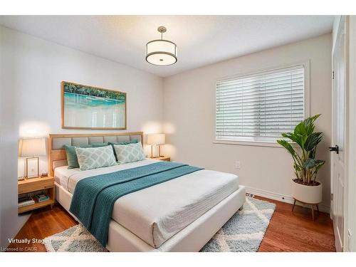 55 Edgewater Drive, Stoney Creek, ON - Indoor Photo Showing Bedroom