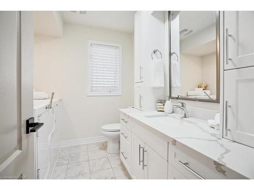 55 Edgewater Drive, Stoney Creek, ON - Indoor Photo Showing Bathroom