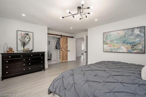7123 White Pine Court, Mississauga, ON - Indoor Photo Showing Bedroom