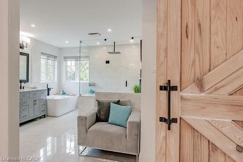 7123 White Pine Court, Mississauga, ON - Indoor