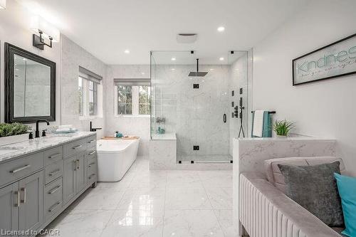 7123 White Pine Court, Mississauga, ON - Indoor Photo Showing Bathroom