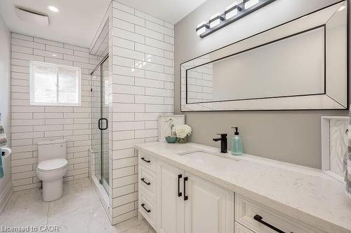 7123 White Pine Court, Mississauga, ON - Indoor Photo Showing Bathroom