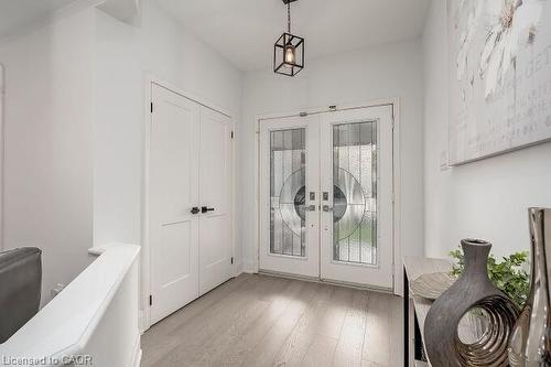 7123 White Pine Court, Mississauga, ON - Indoor