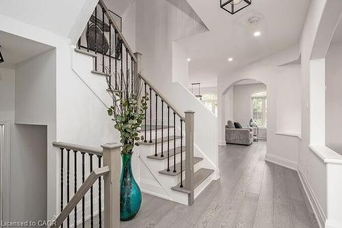 7123 White Pine Court, Mississauga, ON - Indoor Photo Showing Other Room