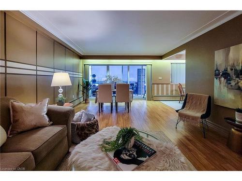 108-510 Queenston Road, Hamilton, ON - Indoor Photo Showing Living Room