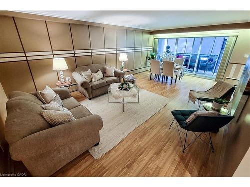 108-510 Queenston Road, Hamilton, ON - Indoor Photo Showing Living Room
